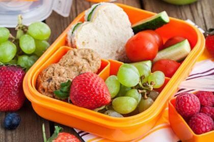 8 Creative Tips for Easier School Lunches