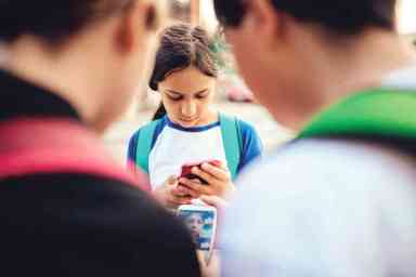 Battling ’Tween Cell Phone Addiction